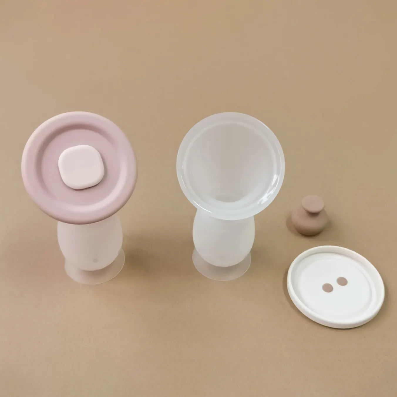 Our manual breast milk collector used for collecting let down with suction base to avoid any spillage. Removable lid for storage and milk stopper also included